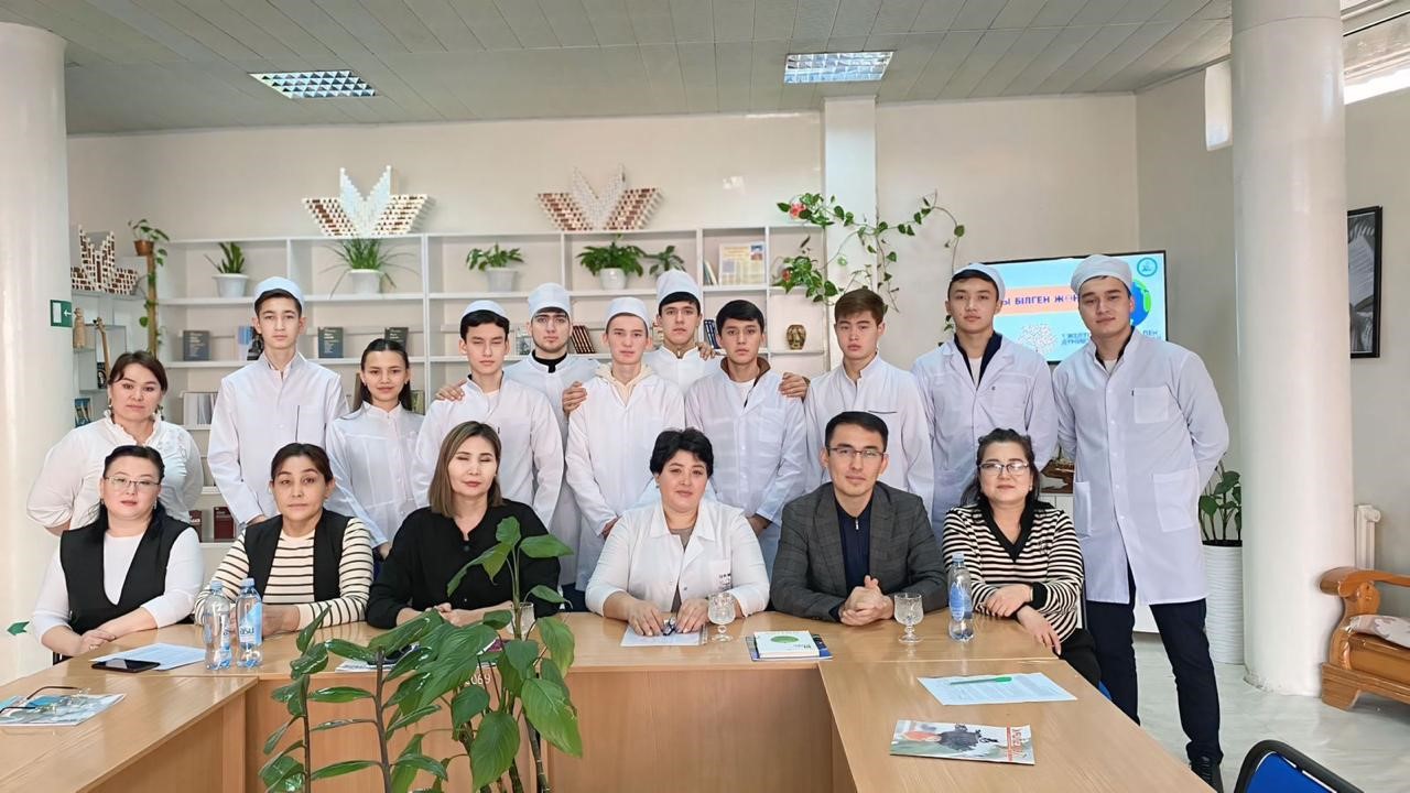 Круглый стол «Это нужно знать», организованный городской мол...