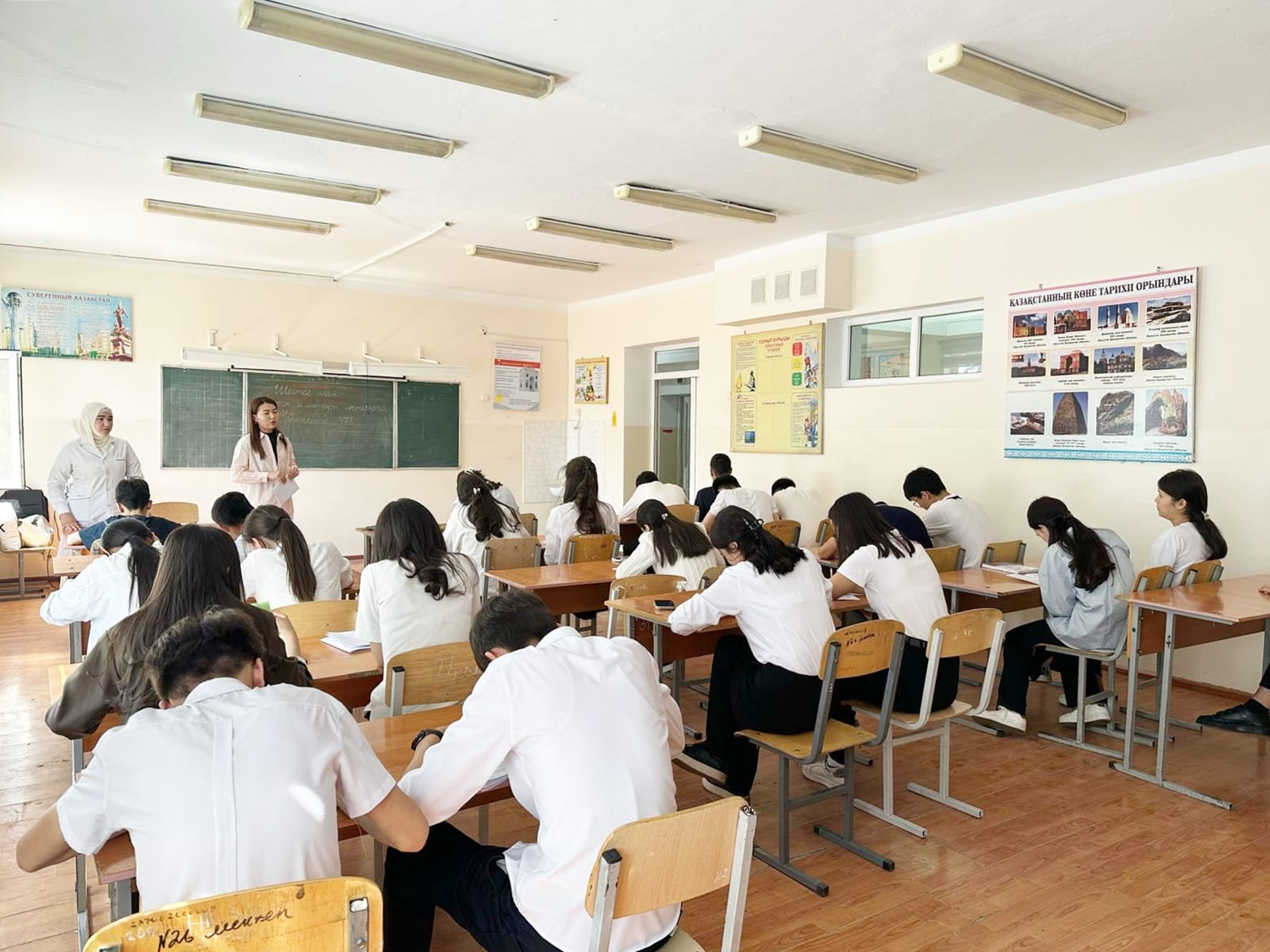 Survey in schools and colleges of Shymkent: SKMA interns stu...