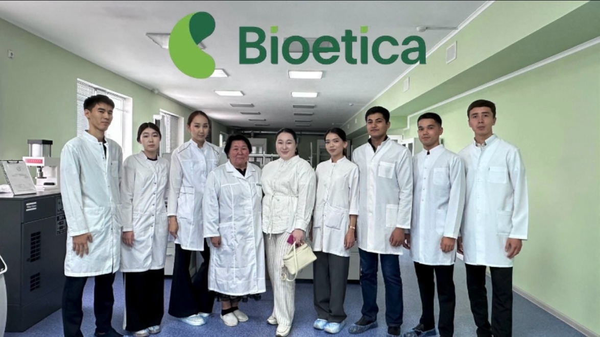 Дуальды оқыту: фармацевт-білім алушылар «BioEtica» сынақ орт...