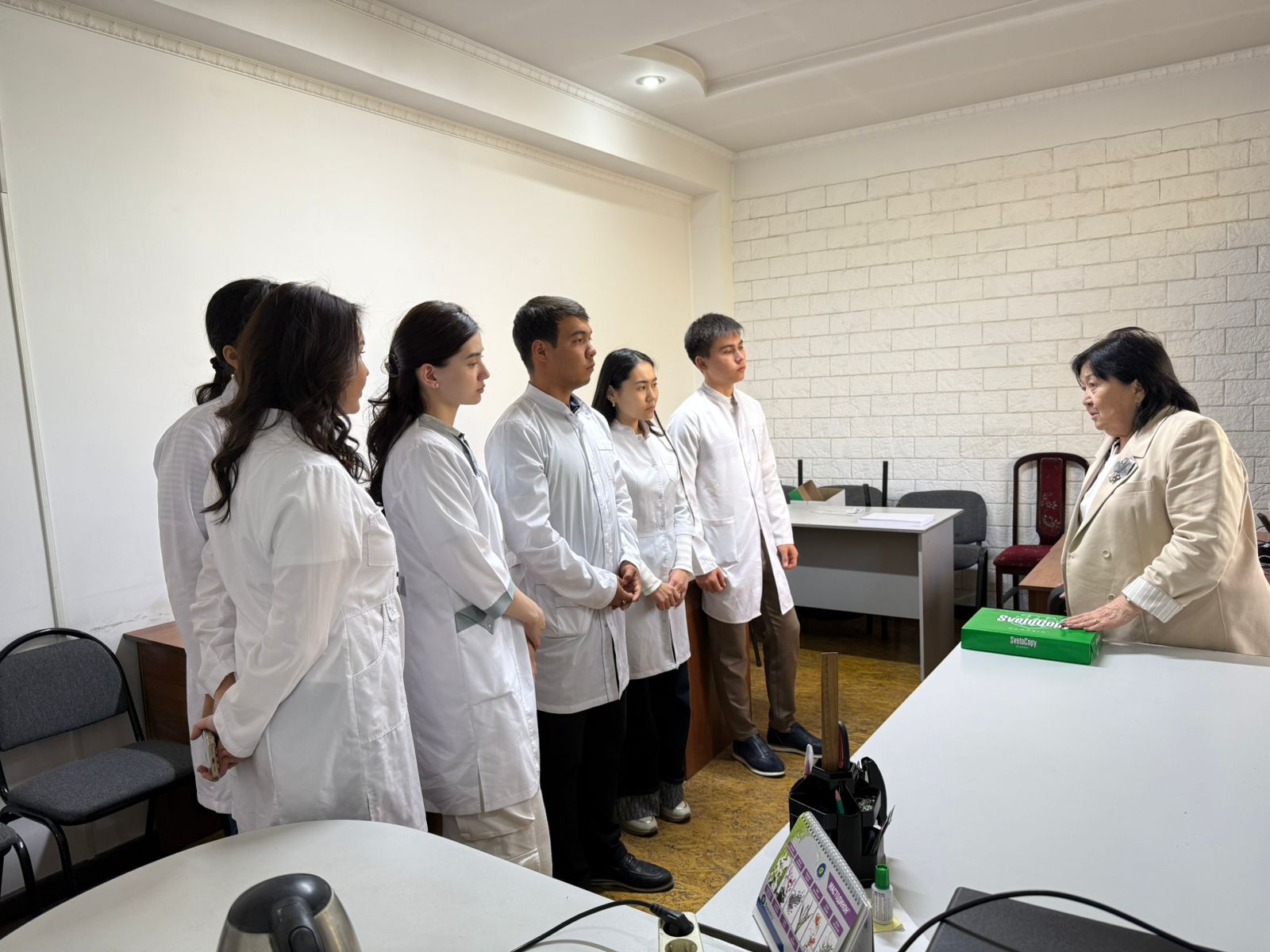 Dual training on the basis of the association of pharmaceuti...