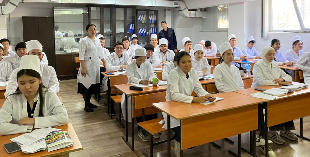 Familiarization of the members of "Zan Clubs" with the integ...