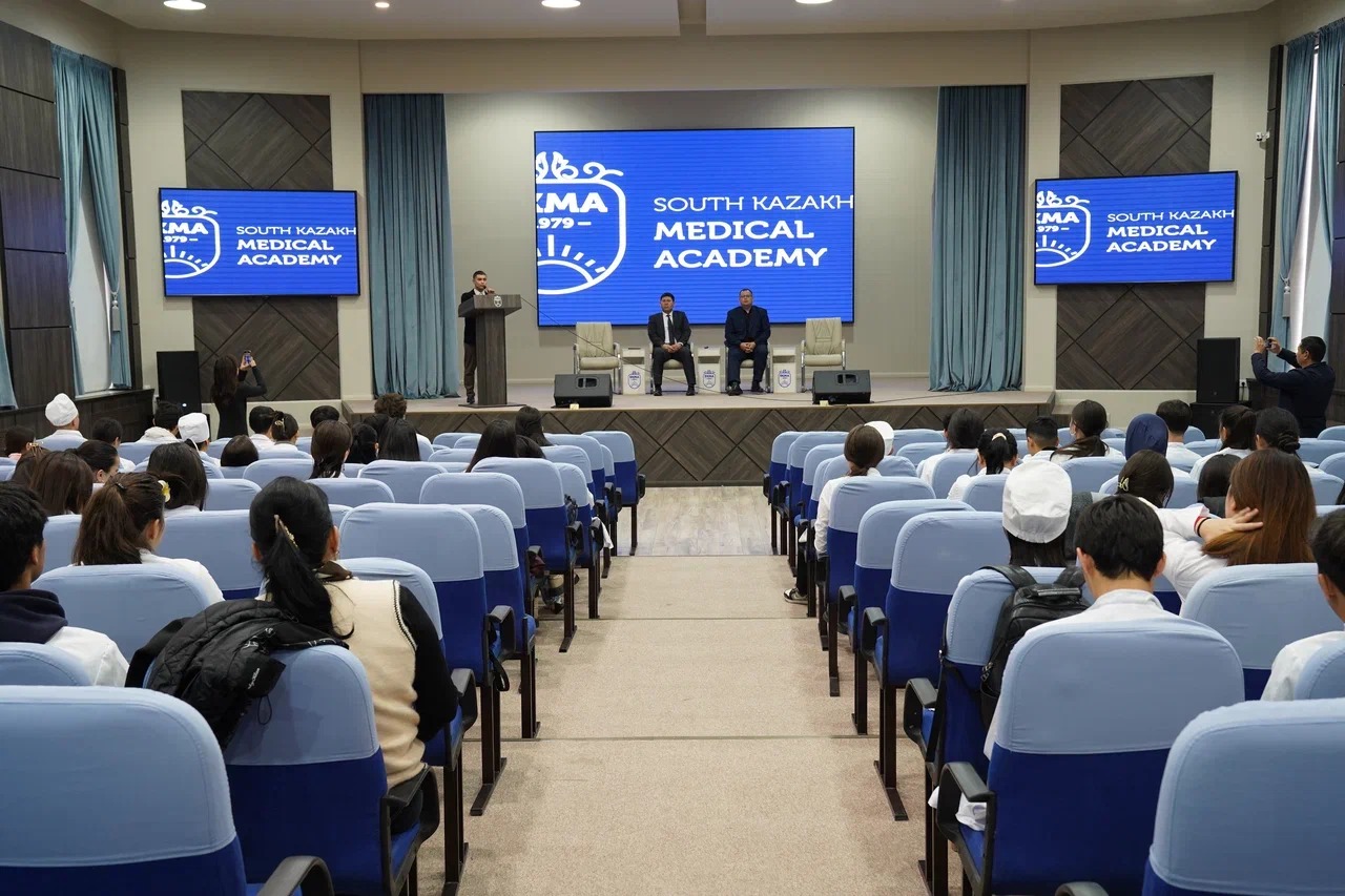 Students Met with Religious Experts