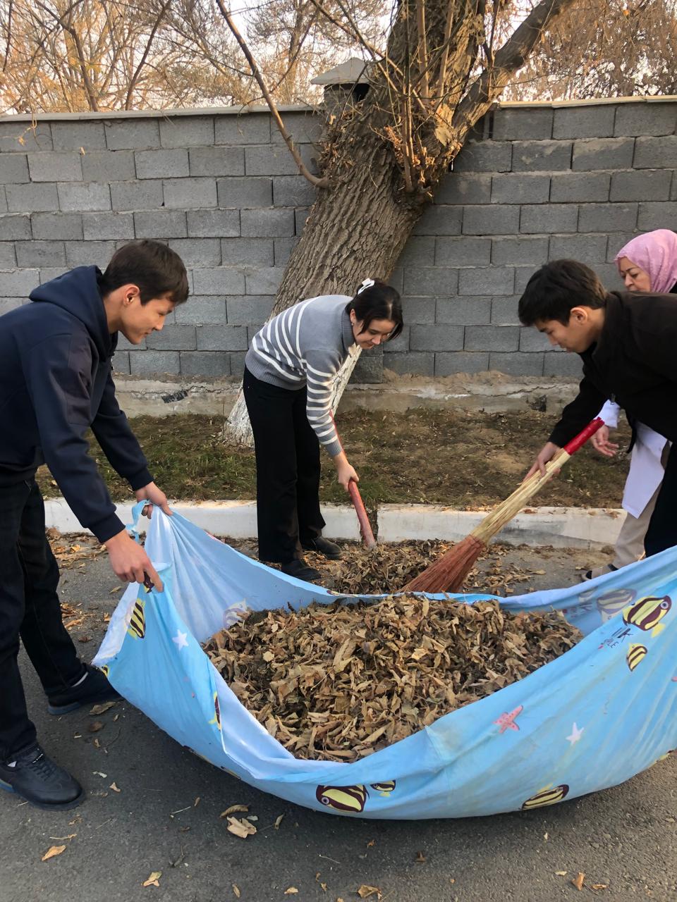 A clean yard means a happy society!