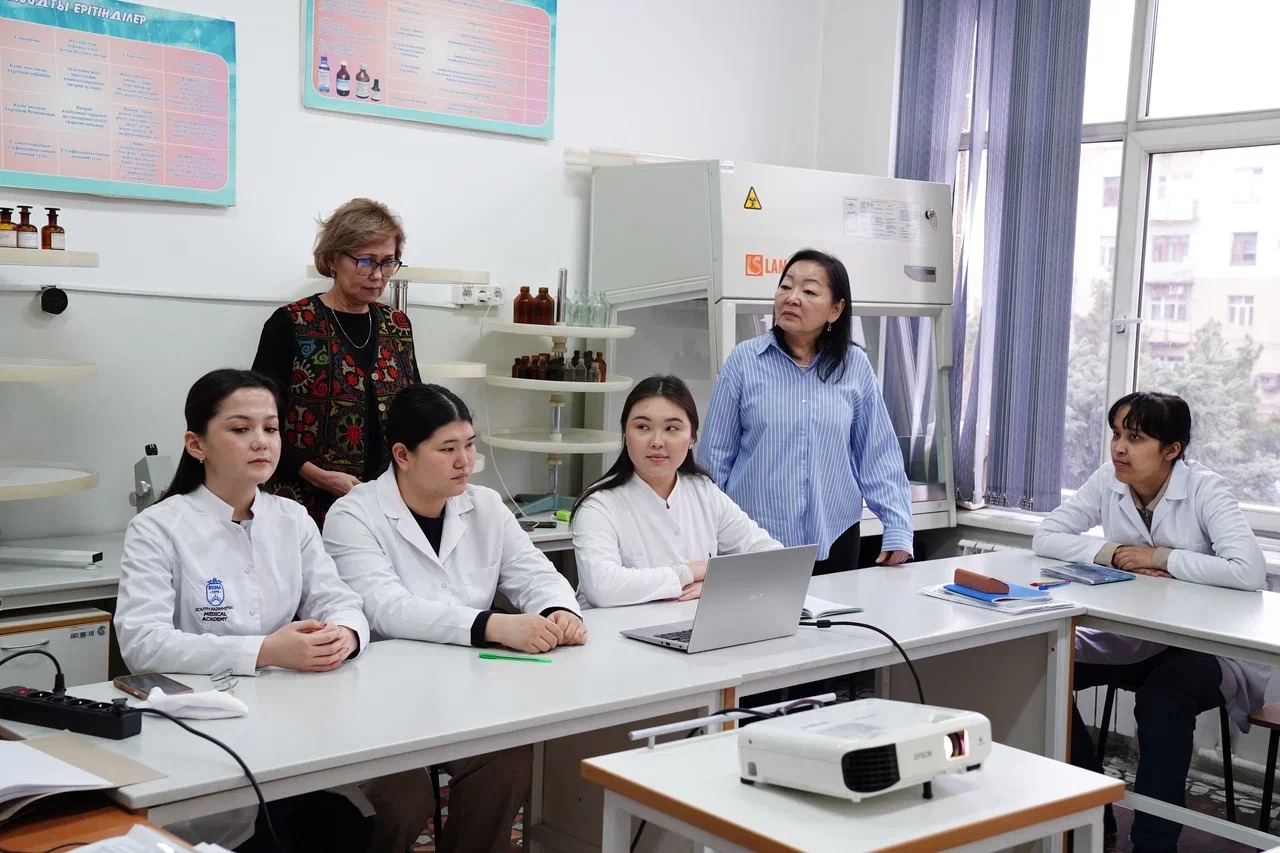 Академиялық Ұтқырлық Шеңберіндегі Клиникалық Фармакологияның...