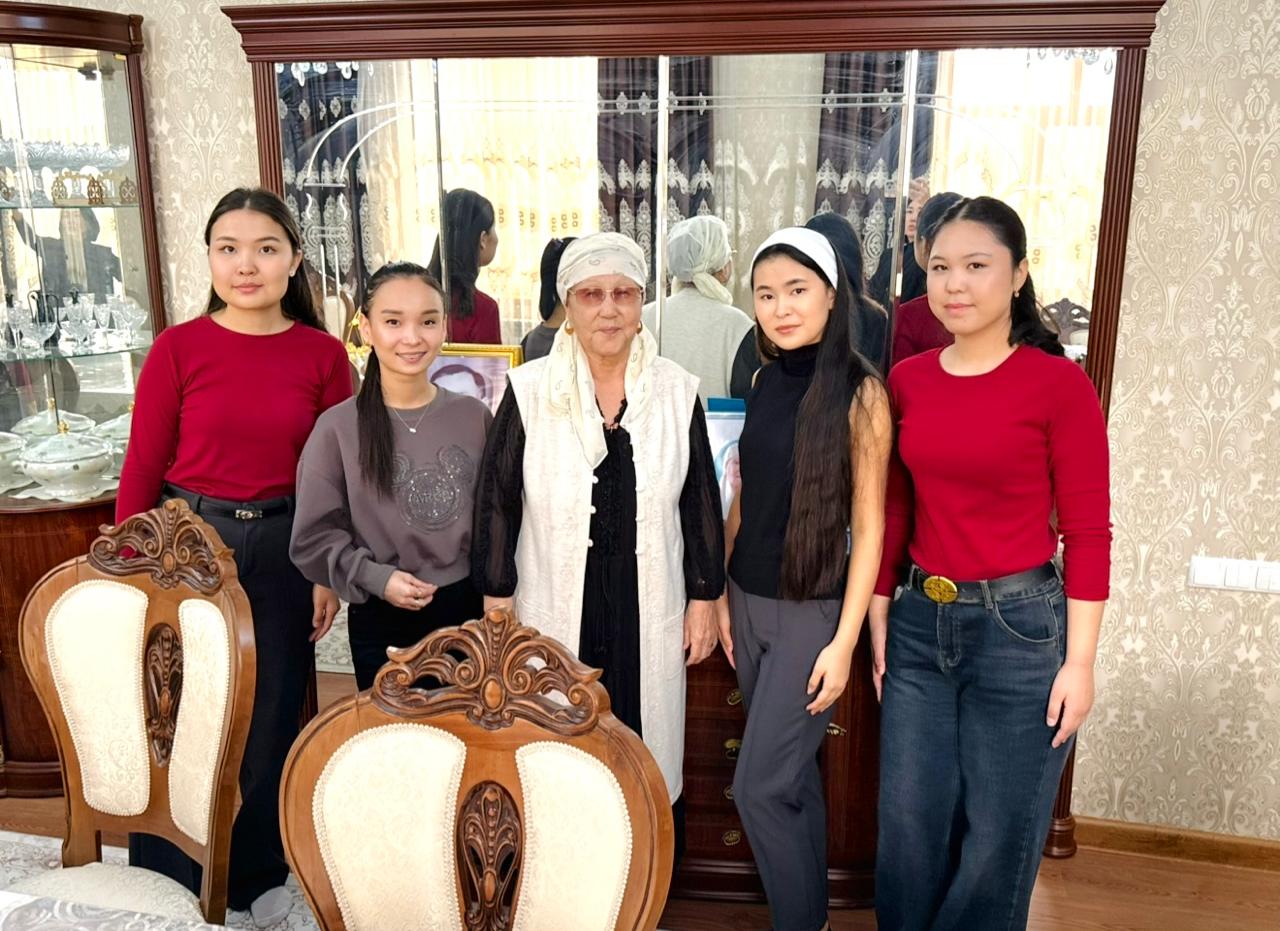 The students went to the home of the respected teacher