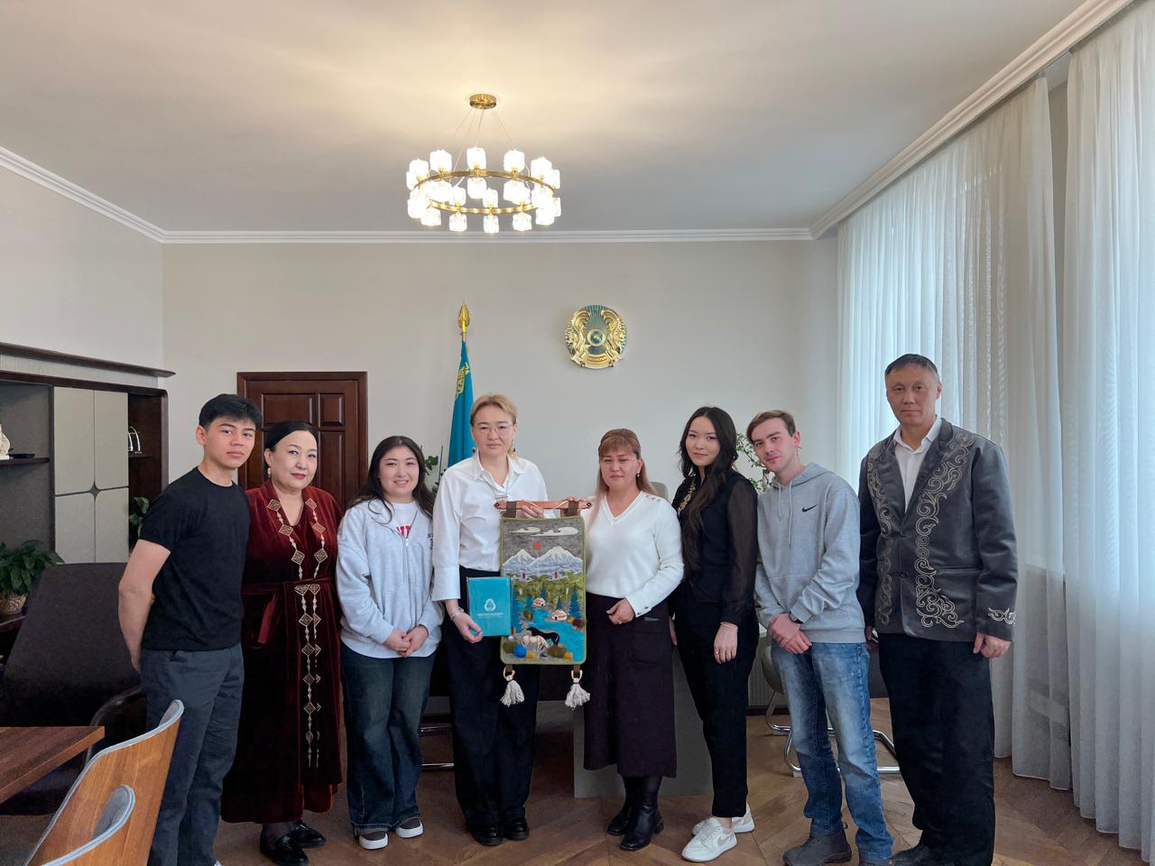 Фармация ісін ұйымдастыру және басқару кафедрасында академия...