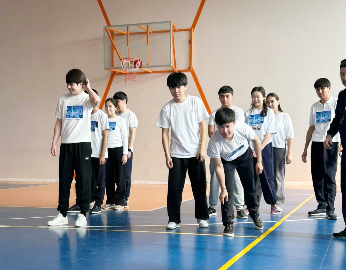 Ұлттық спорт түрлері күні: студенттер дәстүрлі ойындарда жар...