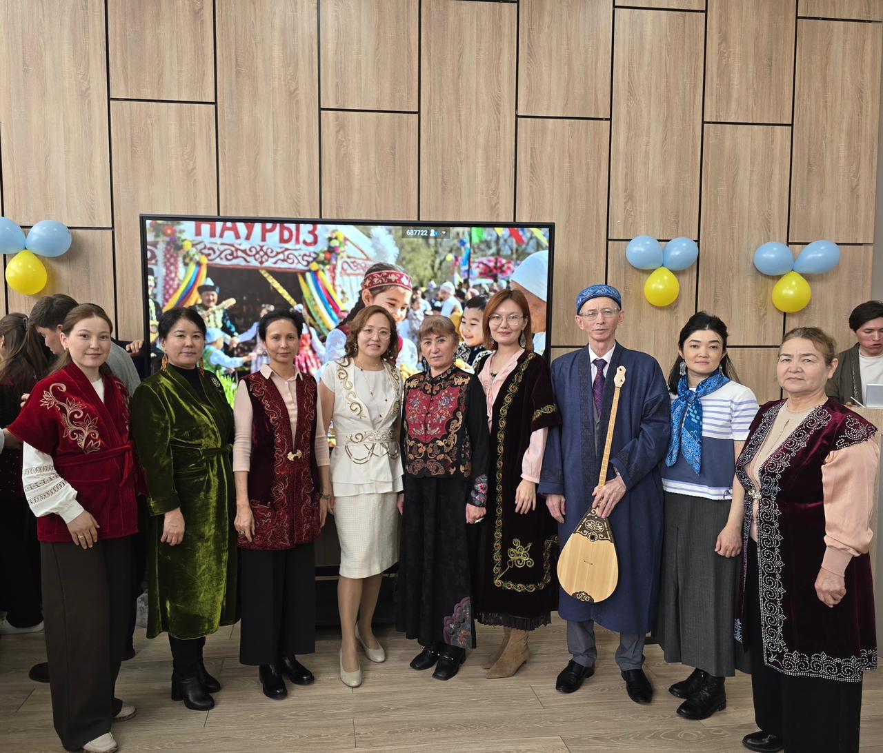 Қазақ халқының ұлттық дәстүрлері мен мәдениетін сақтау және...