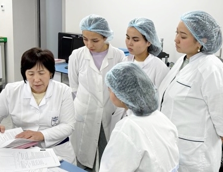 ОҚМА базасында шетелдік студенттердің өндірістік практикасы