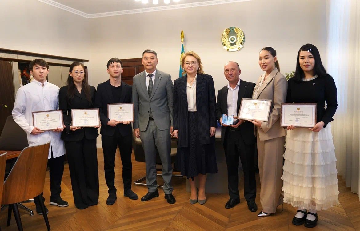 «ОҚМА» АҚ ректоры марапат иелерін қабылдады