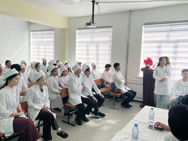 Жаңа туылған нәрестелердегі сарғаю тақырыбында семинар өткіз...