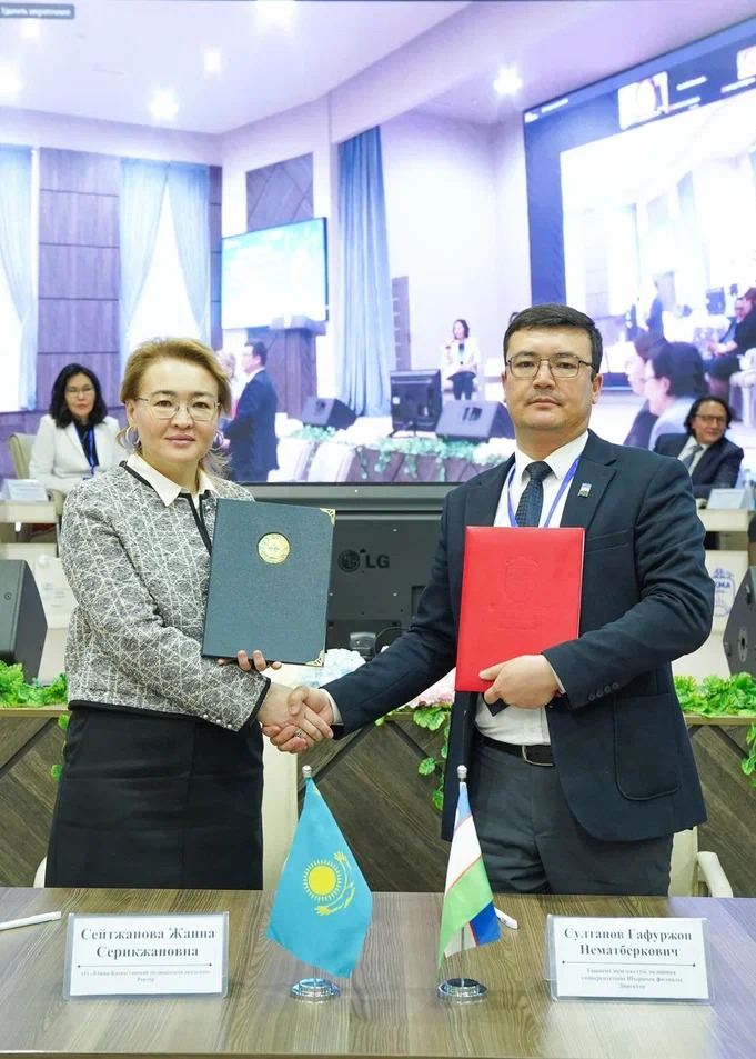 «Медициналық білім беруді трансформациялау: жаһандық трендтер және болашақ мамандарын даярлау» атты халықаралық ғылыми-әдістемелік конференция өтті