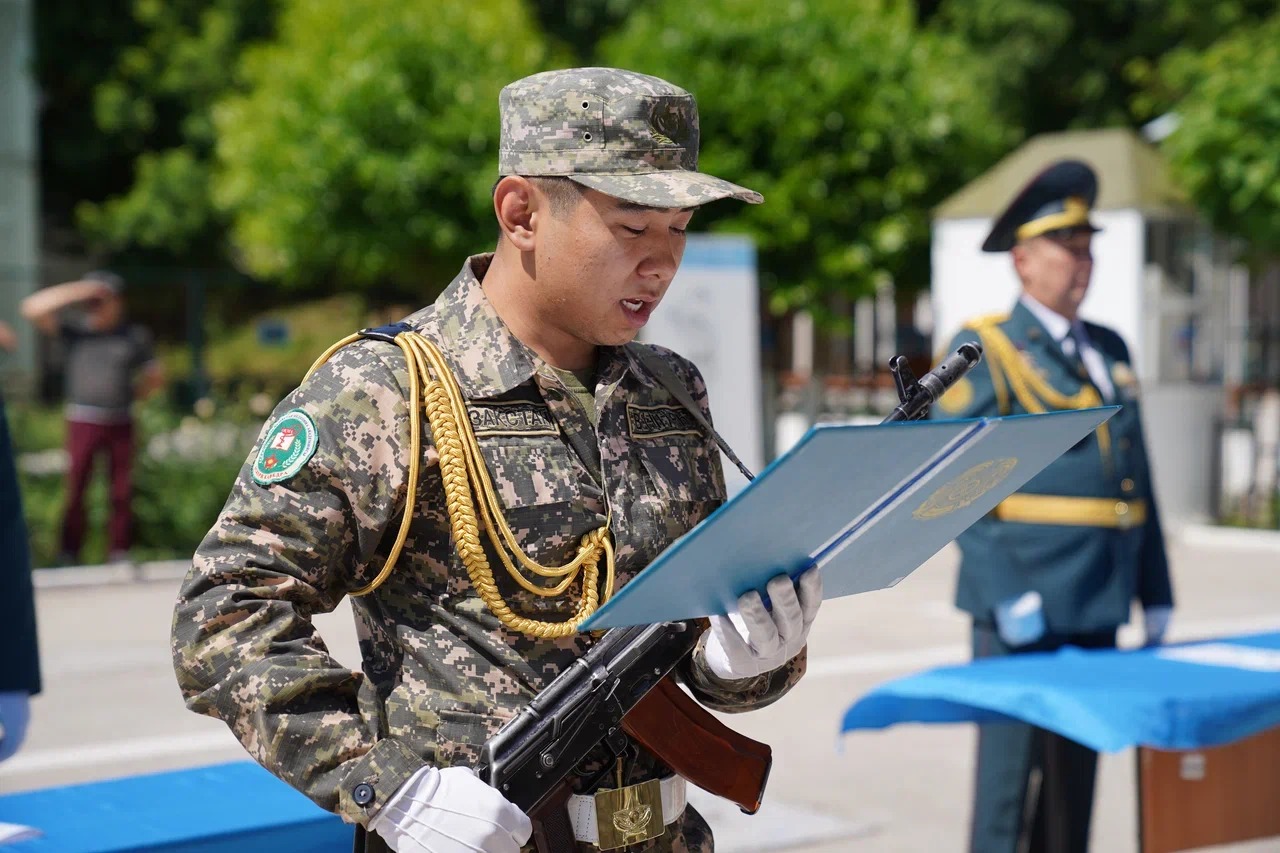 Әскери кафедра түлектері әскери ант қабылдады