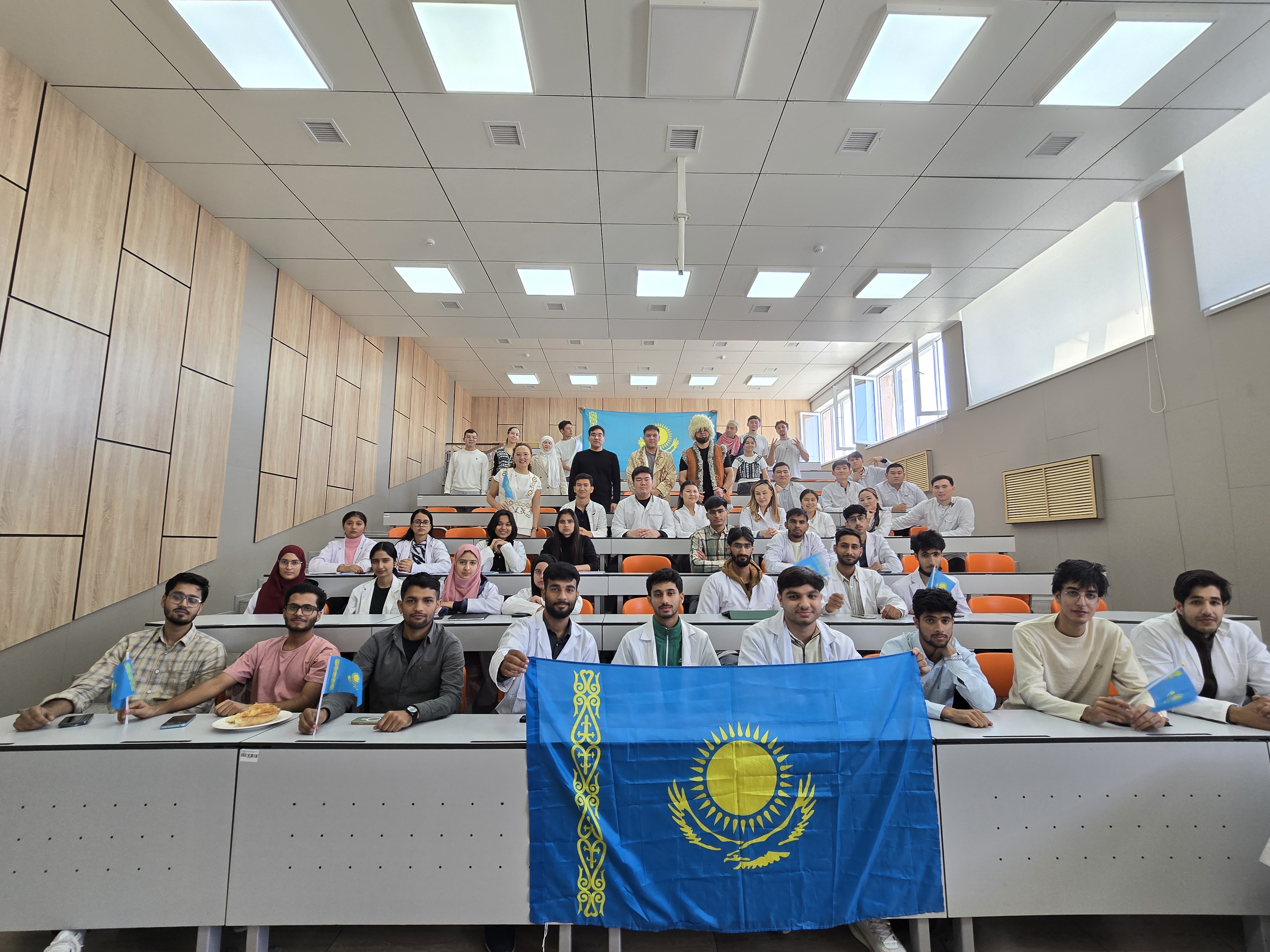 Республика күніне арналған мерекелік іс-шара өткізді